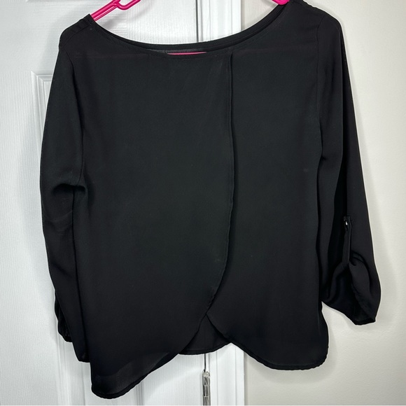 OPEN BACK BLACK SHIRT - Picture 1 of 2